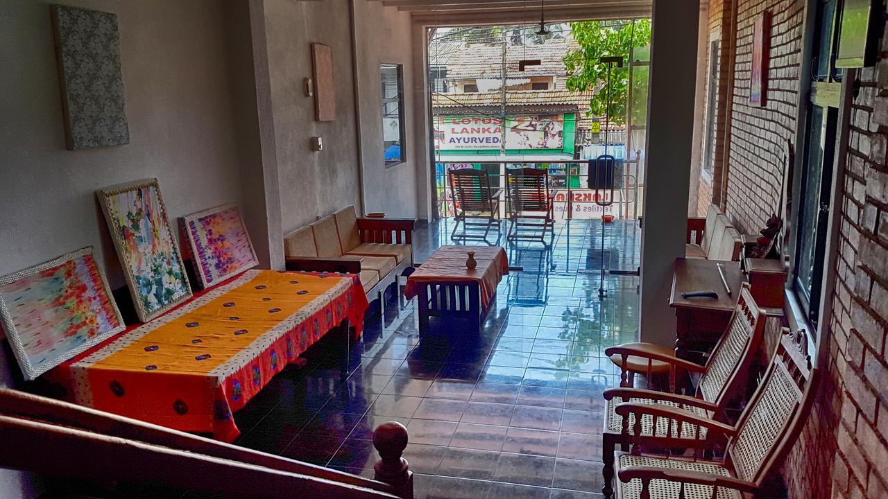 Hikka Urban Stay Hikkaduwa Buitenkant foto