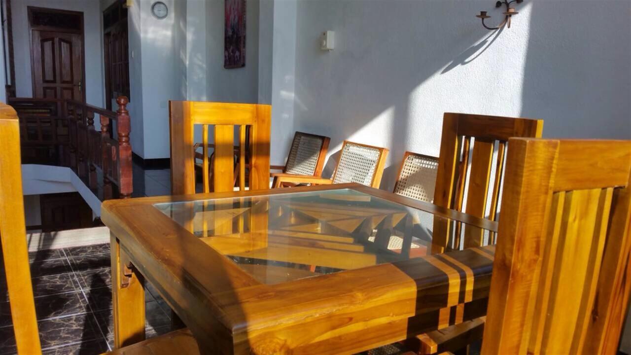 Hikka Urban Stay Hikkaduwa Buitenkant foto